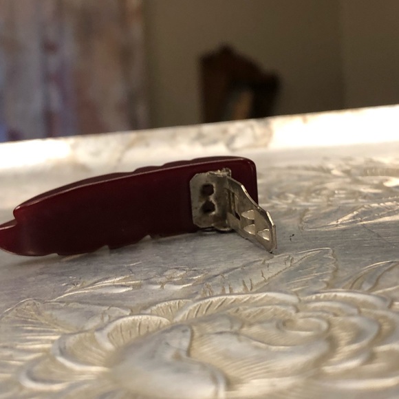 Vintage Bakelite Maroon Scarf Pin - Picture 2 of 7